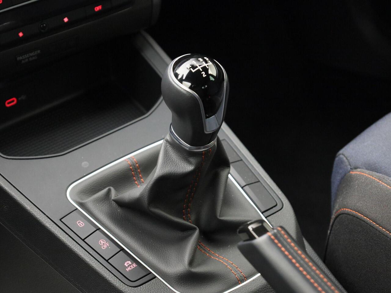 Seat IBIZA 1.0TSI/95PK FR · Navigatie · Apple Car Play · Parkeersensoren · Garantie tot april 2028 of 80000km · TOPDEAL