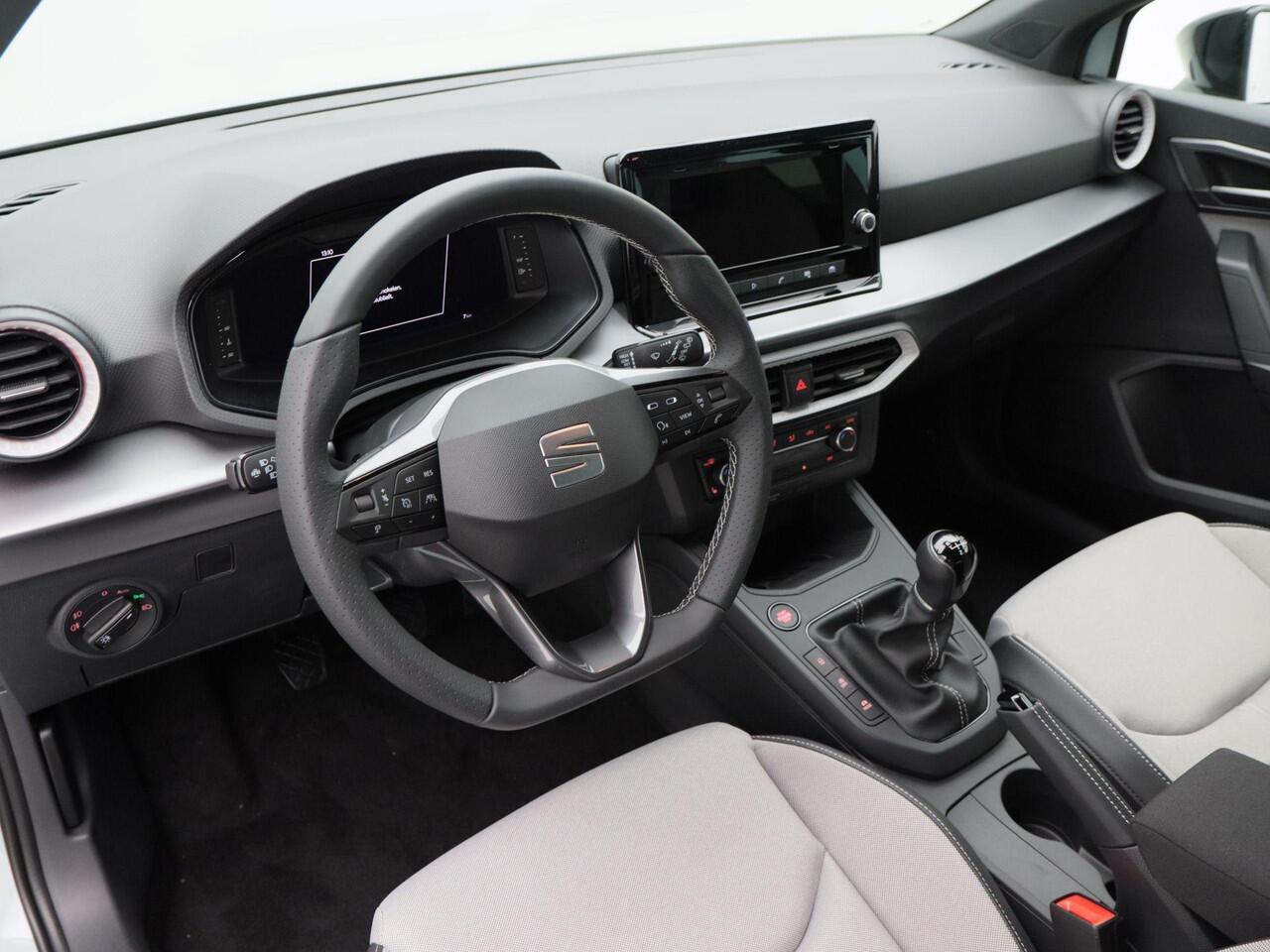 Seat IBIZA FR Business Connect 1.0 TSI 95 PK | Achteruitrijcamera | Cruise control | Stoelverwarming | Adaptive cruise control