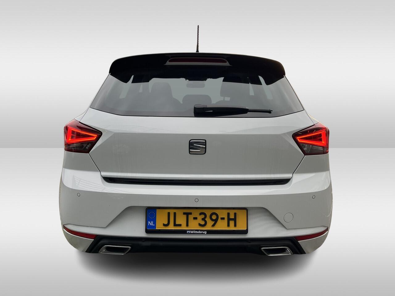 Seat IBIZA 1.5 TSI 150pk FR Black Edition DSG automaat / Panoramadak / Navigatie /18"LM / Virtual Cockpit / Camera / Comfort sportstoelen Beats audio / Verwarmbare stoelen / Climatronic /