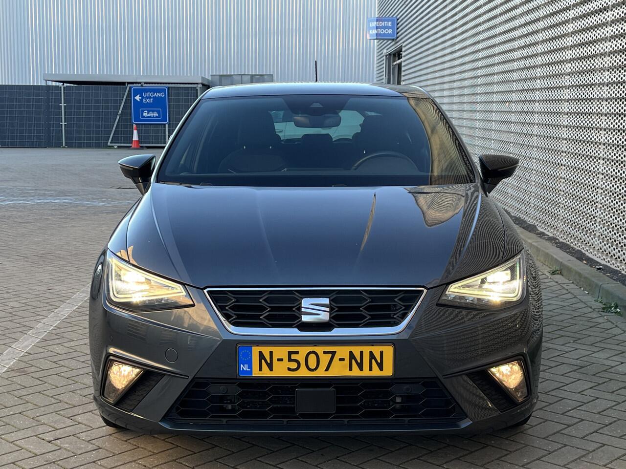 Seat IBIZA 1.0 EcoTSI FR Online / App connect / Parkeersensoren V+A / LED / Lichtmetaal 17 inch / P4