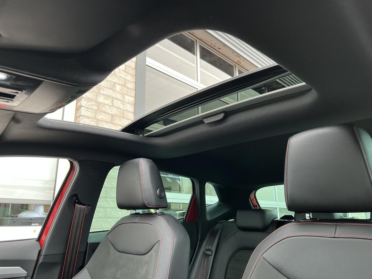 Seat IBIZA 1.0 TSI FR Black Edition / AUTOMAAT/ BEATS AUDIO/ PANO/ DCC/ CAMERA/ PARK. SENSOREN/ LEDER & ALCANTARA/ KEYLESS/ STOELVERWARM./ VIRTUAL COCKPIT/ LED/ ADAPT. CRUISE/ FULL LINK/ NAVI/ CLIMA/ DAB/ 18" LMV