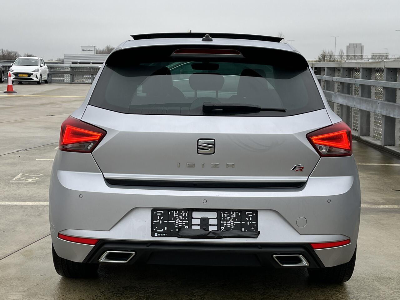 Seat IBIZA 1.0 TSI 110PK FR Black Edition / Panoramadak / ACC / Keyless / Full Led / Achteruitrijcamera / LMV 18" P4