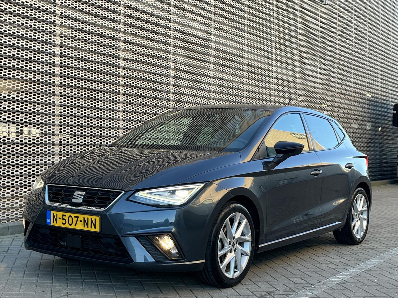 Seat IBIZA 1.0 EcoTSI FR Online / App connect / Parkeersensoren V+A / LED / Lichtmetaal 17 inch / P4