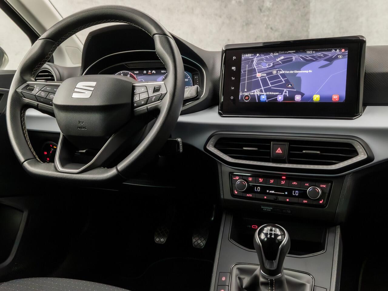 Seat IBIZA 1.0 TSI Intense Sport (VIRTUAL COCKPIT, APPLE CARPLAY, GROOT NAVI, CLIMATE, STOELVERWARMING, SPORTSTOELEN, LED KOPLAMPEN, GETINT GLAS, CRUISE, LM VELGEN, NIEUWSTAAT)