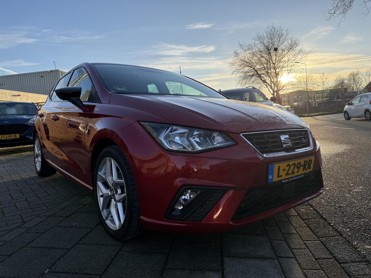 Seat IBIZA 1.0 TSI FR Business Intense | Apple Carplay | Achteruitrijcamera | Cruise Control |