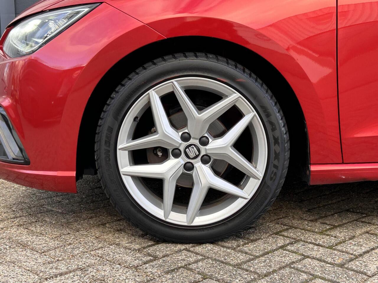 Seat IBIZA 5D 1.0 TSI FR | Pano | LED | Camera | Sensoren V+A | Trekhaak |