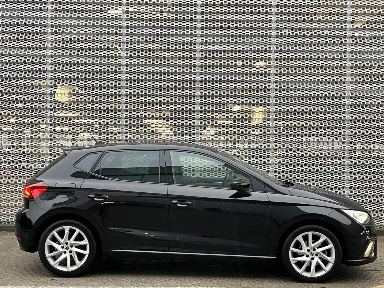 Seat IBIZA 1.5 TSI FR Sport 150pk DSG / App connect / Parkeersensoren V+A / Climate controle / Lichtmetaal 17 inch / P4