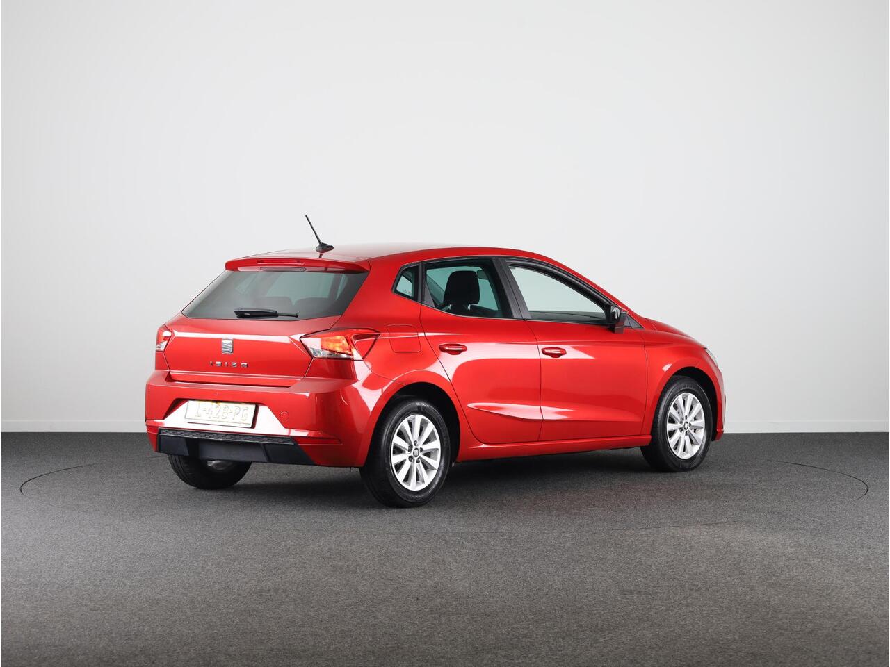 Seat IBIZA 1.0 TSI Style Business Intense 95 pk | Navigatie | Parkeersensoren | Achteruitrijcamera | Cruise control | Apple Carplay/Android Auto |