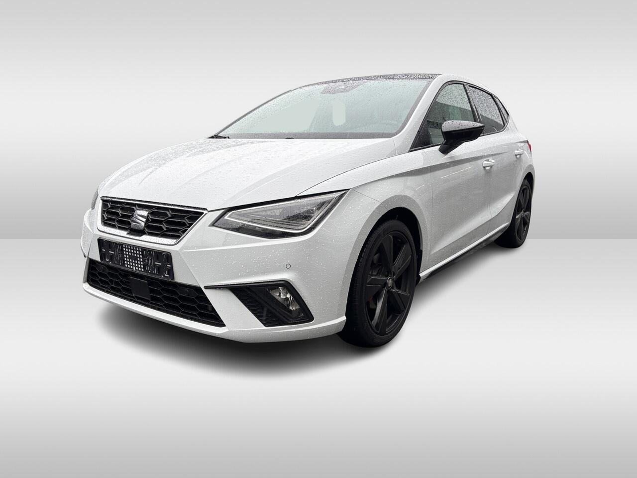 Seat IBIZA 1.5 TSI 150pk FR Black Edition DSG automaat Shuif-kanteldak / Navigatie /18"LM / Virtual Cockpit / Camera / Comfort sportstoelen Beats audio / Verwarmbare stoelen / Climatronic /