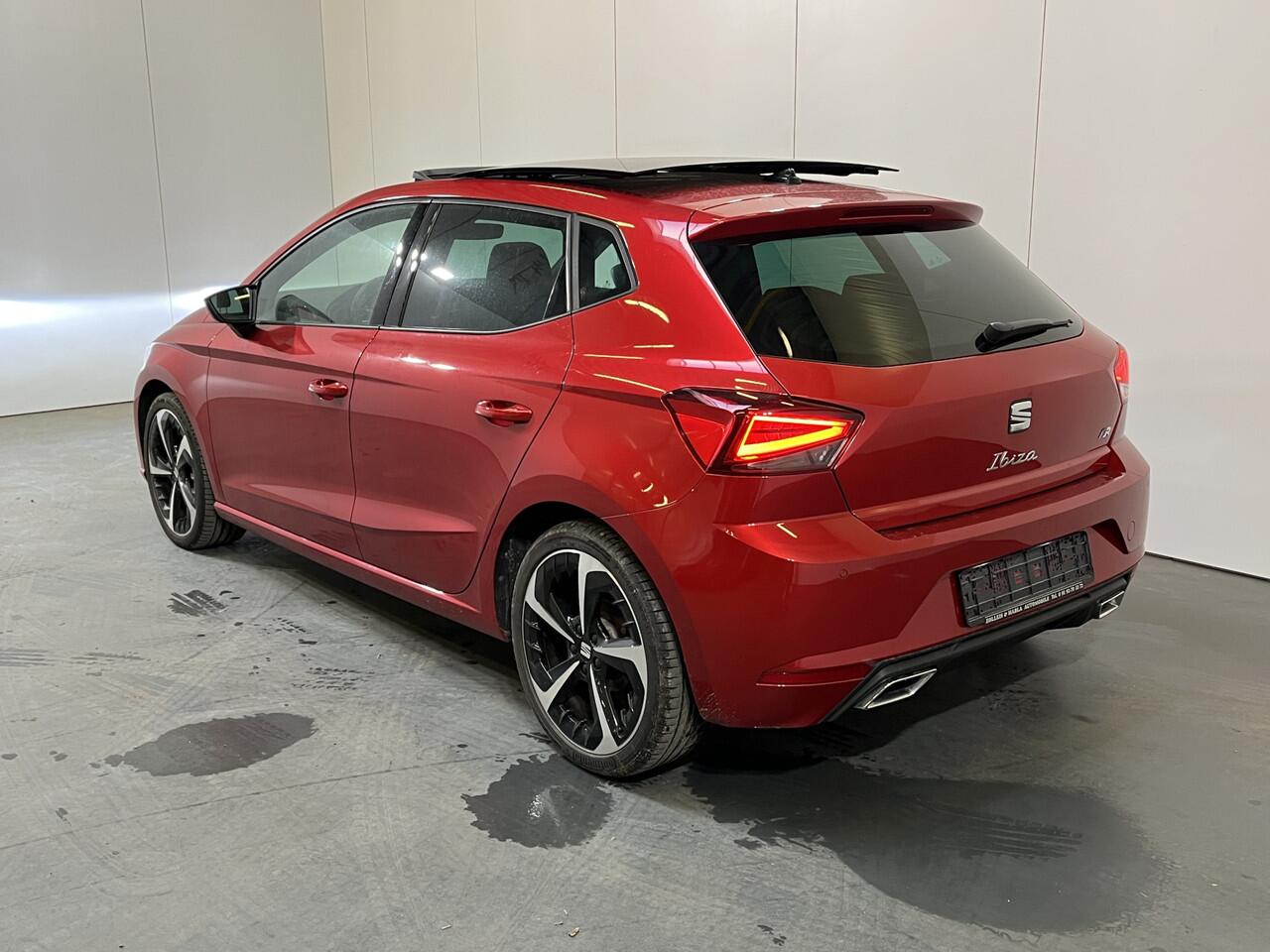 Seat IBIZA 1.0 TSI FR / 110 PK/ PANO/ RIJ-MODI/ PARK. SENSOREN + CAMERA / STOELVERWARM./ FULL LINK/ CLIMA/ NAVI/ DAB/ 18'' LMV