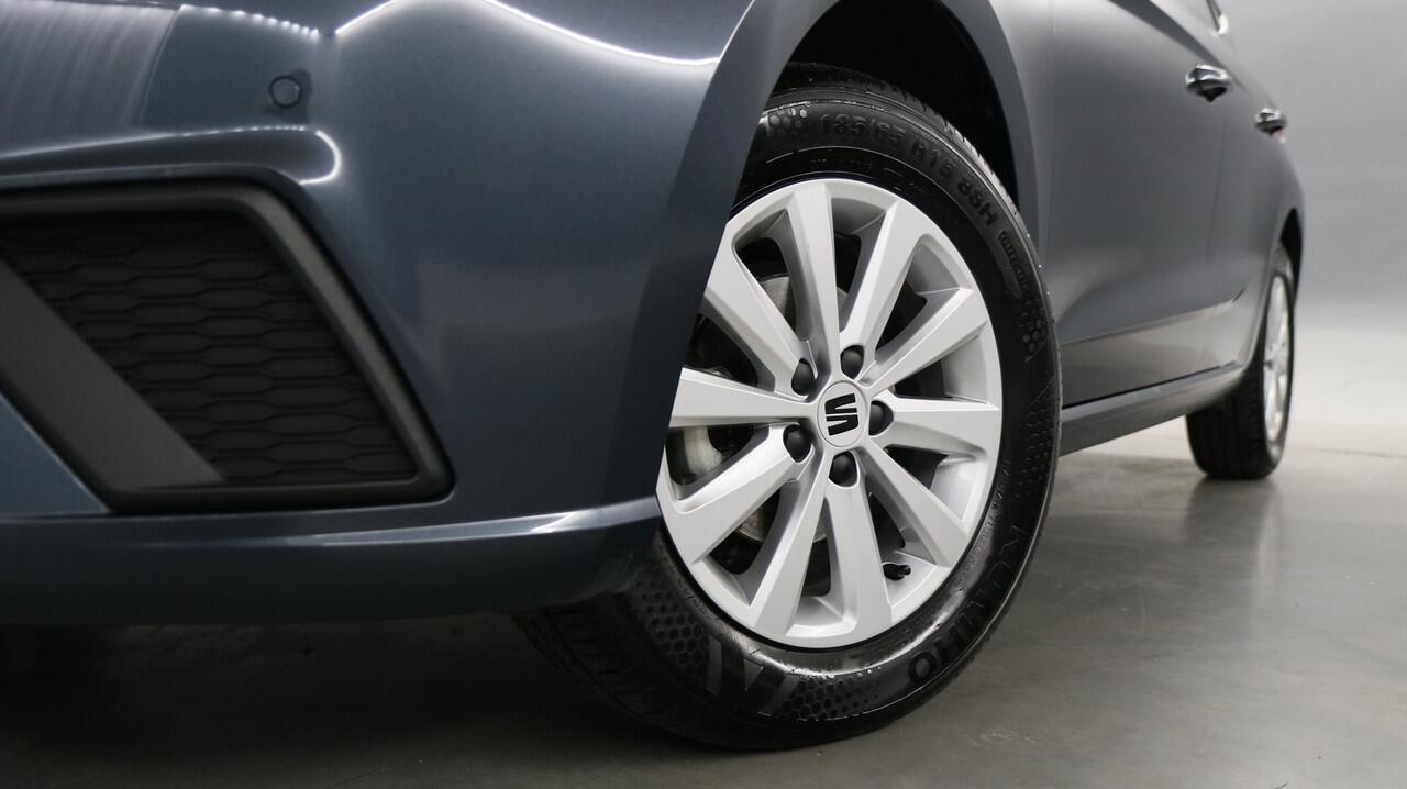 Seat IBIZA 1.0 EcoTSI 95pk Style Business Connect / Navigatie via App Connect / Stoelverwarming / Parkeersensoren