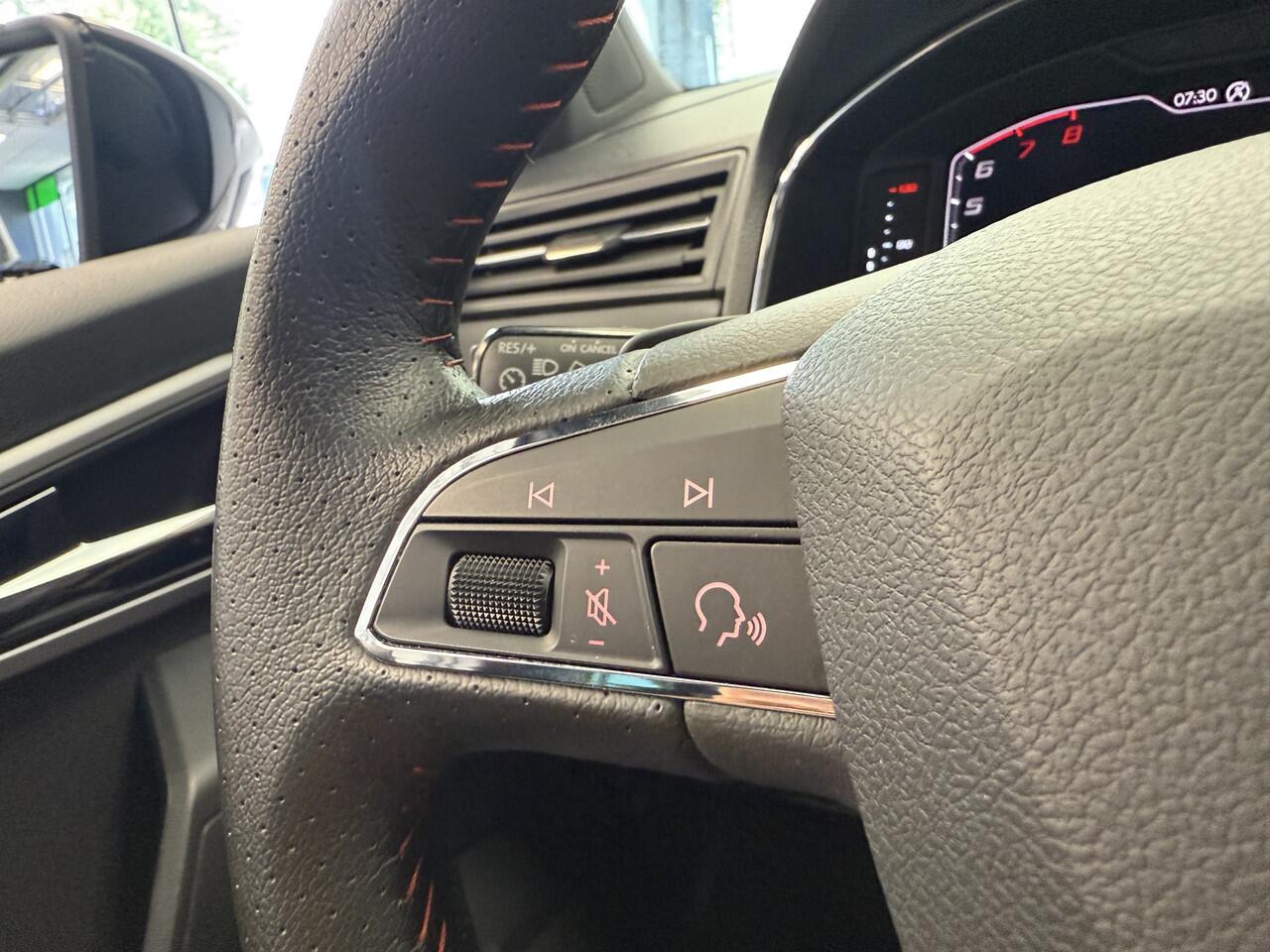 Seat IBIZA 1.0 TSI FR 5-Drs. Automaat Navigatie Full-led 24 maanden garantie mogelijk (*vraag naar de voorwaarden)