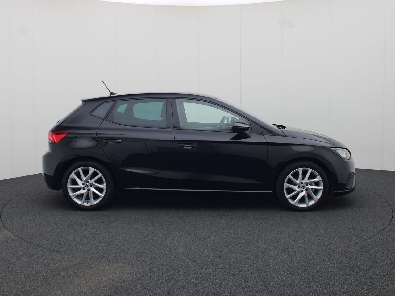 Seat IBIZA 1.0TSI/95PK FR · Navigatie · Apple Car Play · Parkeersensoren · Garantie tot april 2028 of 80000km.