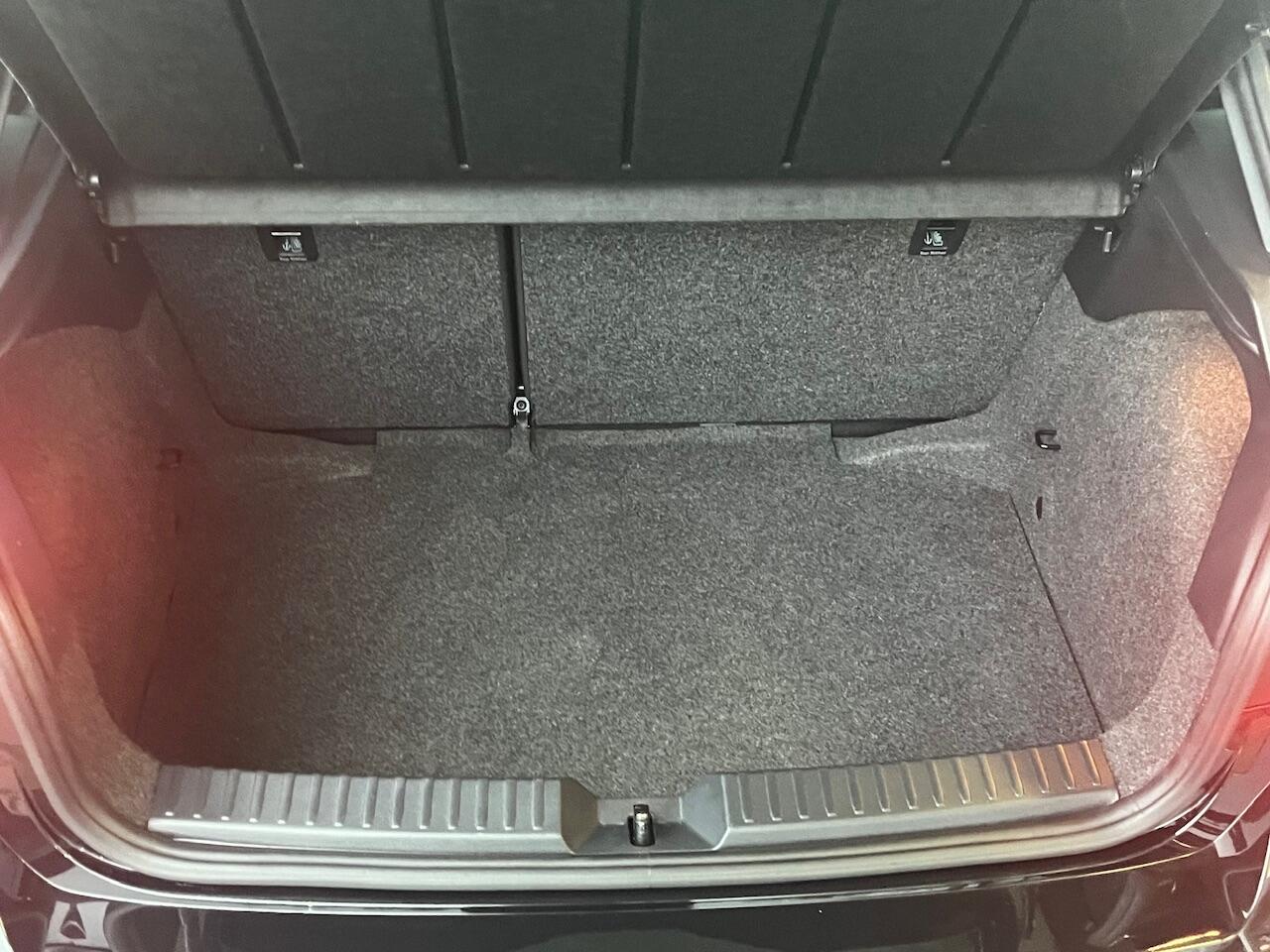 Seat IBIZA 1.0 EcoTSI FR Black edition / Virtual cockpit / Suéde bekleding / 18'' LMV / Navigatie / Carplay