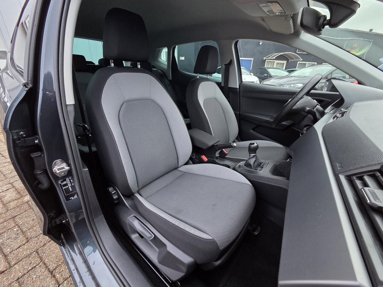 Seat IBIZA 1.0 TSI Style Business Intense NAVIGATIE|APPLE CARPLAY|CRUISE CONTROL|ECC/AIRCO|STOELVERWARMING|BLUE TOOTH TELEFONIE|PDC ACHTER|18 INCH|DEALER ONDERHOUDEN Maandag tot Vrijdag geopend van 09.00 uur tot 20.00 uur en Zaterdag van 09.00 tot 18.00 uur