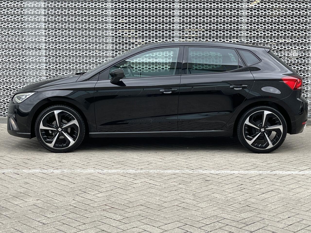 Seat IBIZA 1.0 EcoTSI FR / Digitaal dashboard / LED / App connect / Climate controle / Parkeersensoren / Lichtmetaal 18 inch / **