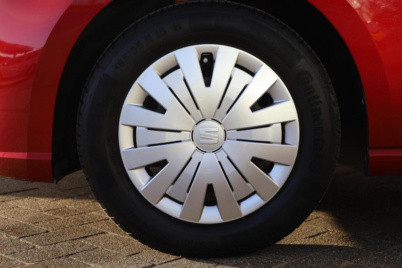 Seat IBIZA 1.0 TSI Style 95PK / 70kW, NL auto 1e eigenaar door ons geleverd en onderhouden, parkeersensoren, bluetooth, cruise control, lederen multifuntioneel stuurwiel