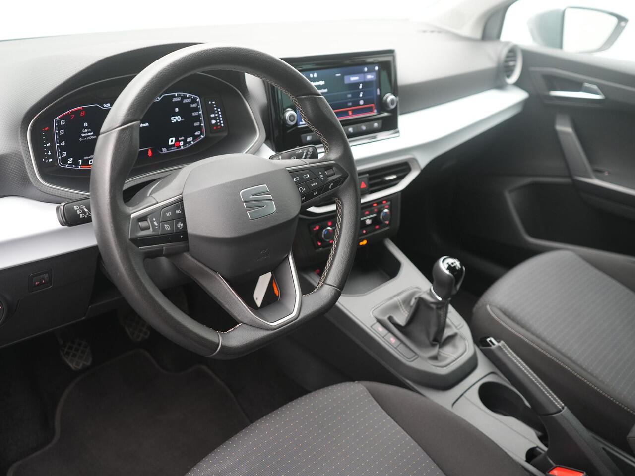 Seat IBIZA 1.0 EcoTSI Style Business Connect - RIJKLAARPRIJS - Facelift! - All Seasonbanden - Virtual Cockpit - Apple Carplay - Android Auto