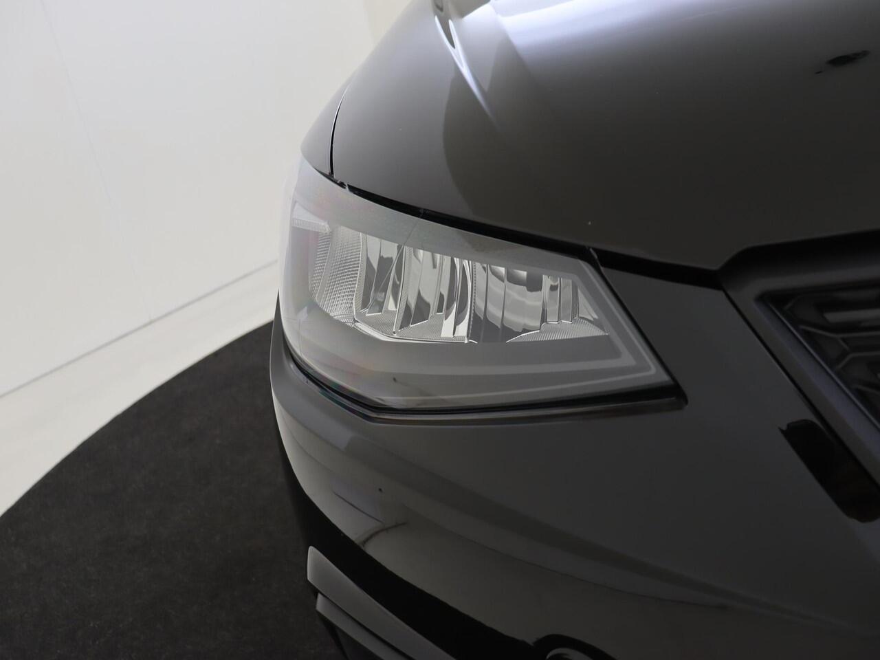 Seat IBIZA 1.0 EcoTSI Style Business Connect | CarPlay | Elektrisch inklapbare buitenspiegels | Cruise control | Digital cockpit | Climate control | Parkeersensoren achter |