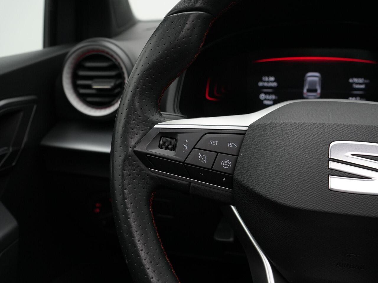 Seat IBIZA 1.0 EcoTSI 115 pk FR Anniversary | Panoramadak | Parkeersensoren voor/achter | Virtual Cockpit | Carplay | Climatronic