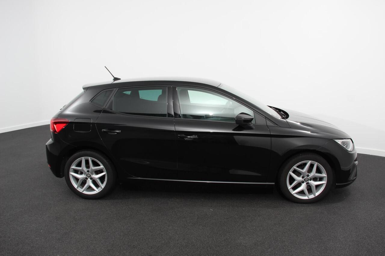 Seat IBIZA 1.0 TSI 110pk DSG FR | Navigatie | Apple Carplay / Android Auto | Climate Control | Adaptive Cruise Control | Stoelverwarming | Privacy Glass | Lichtmetalen Velgen |