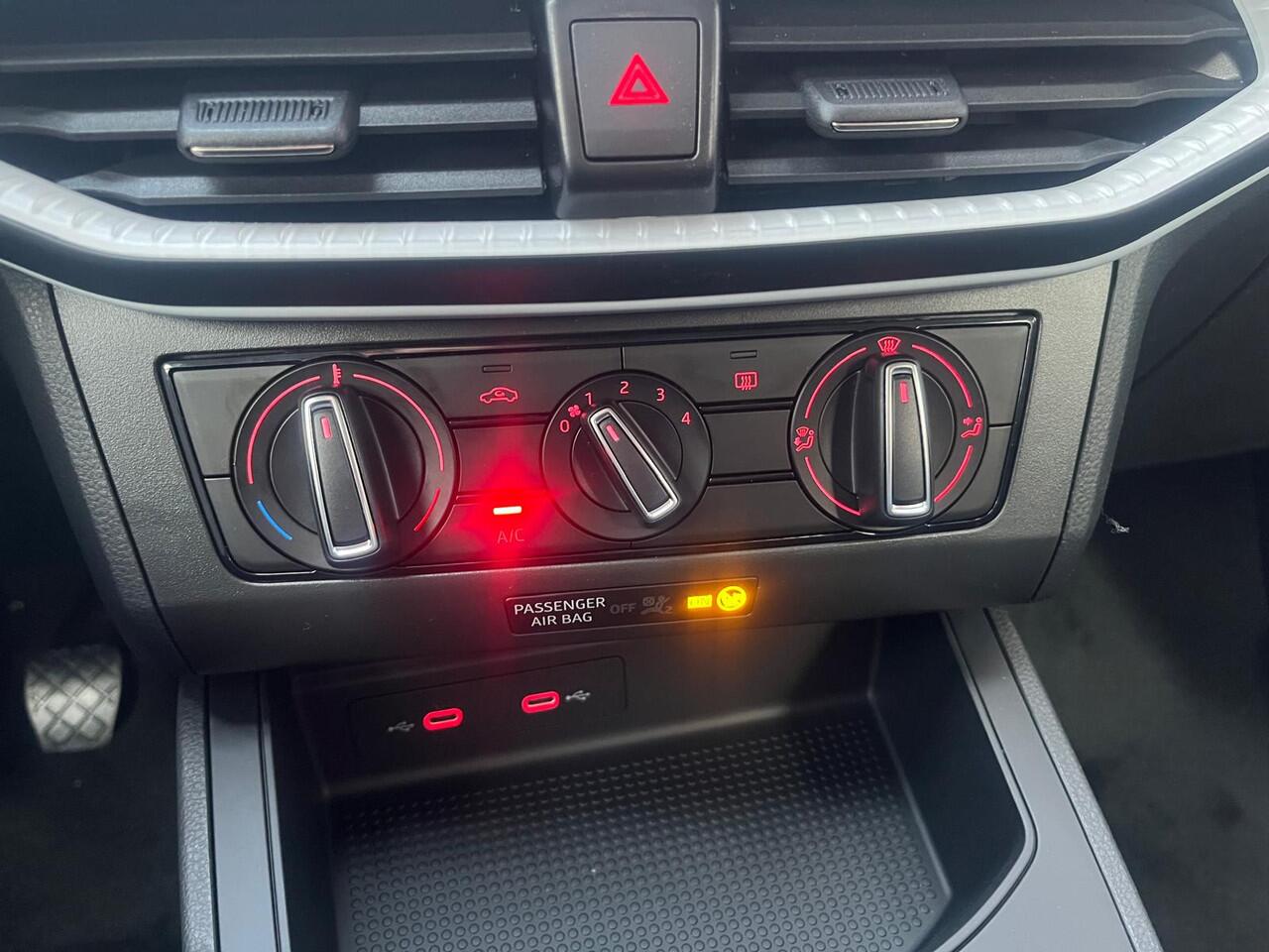 Seat IBIZA 1.0 EcoTSI Style Plus / CARPLAY ANDROID AUTO / 15''LMV / PDC ACHTER /