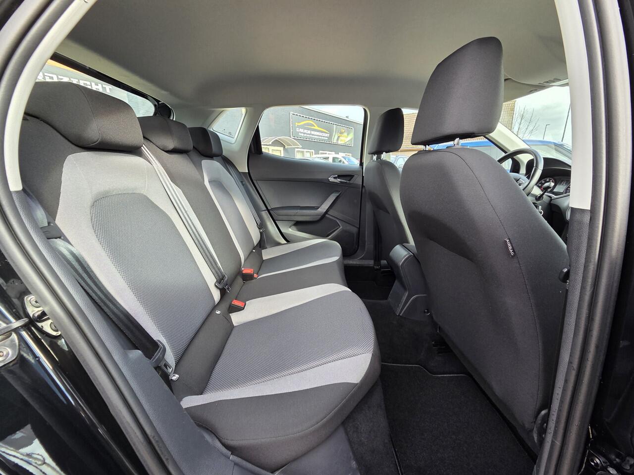 Seat IBIZA 1.0 TSI FR Business Intense NAVIGATIE|APPLE CARPLAY|CRUISE CONTROL|ECC/AIRCO|TELEFOON LAADPUNT|BLUE TOOTH TELEFONIE|PDC ACHTER|18 INCH|DEALER ONDERHOUDEN Maandag tot Vrijdag geopend van 09.00 uur tot 20.00 uur en Zaterdag van 09.00 tot 18.00 uur