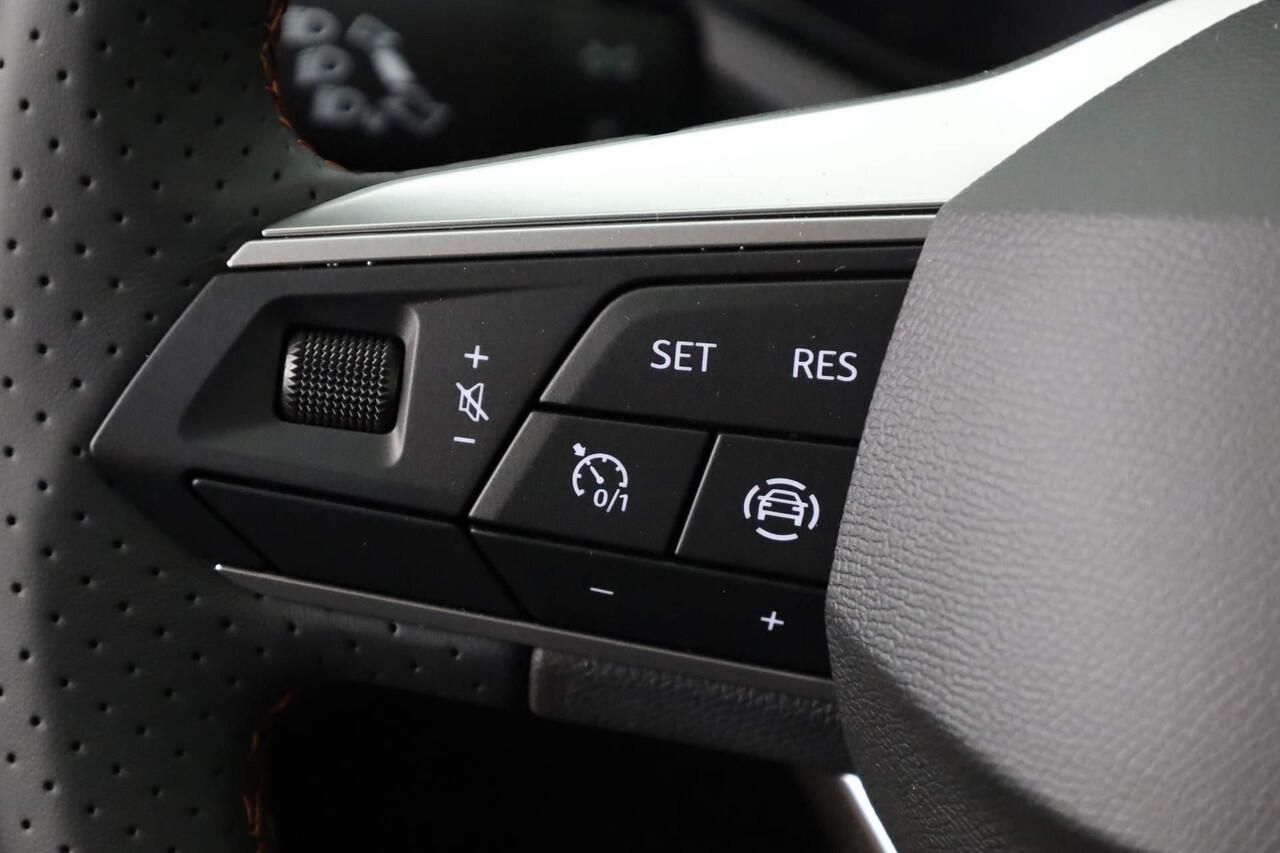 Seat IBIZA 1.0 EcoTSI 115 pk FR Anniversary | Parkeersensoren voor/achter | Sportstoelen | Carplay | Virtual Cockpit