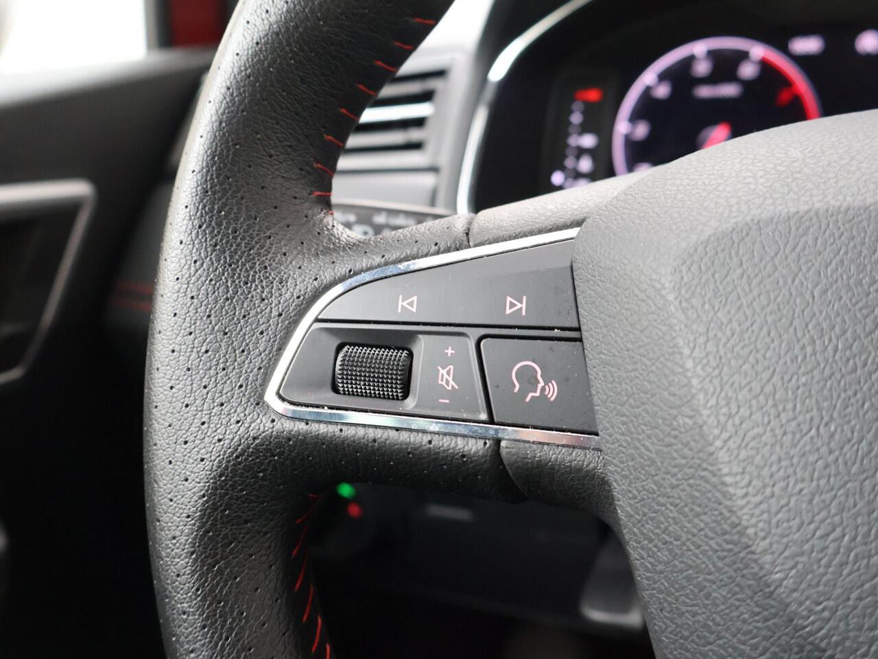 Seat IBIZA 1.0 TSI FR Business Intense Plus | 95 PK | Beats audio pack | 18" LM velgen Performance | Virtual cockpit | Achteruitrijcamera | Apple Carplay/Android Auto |