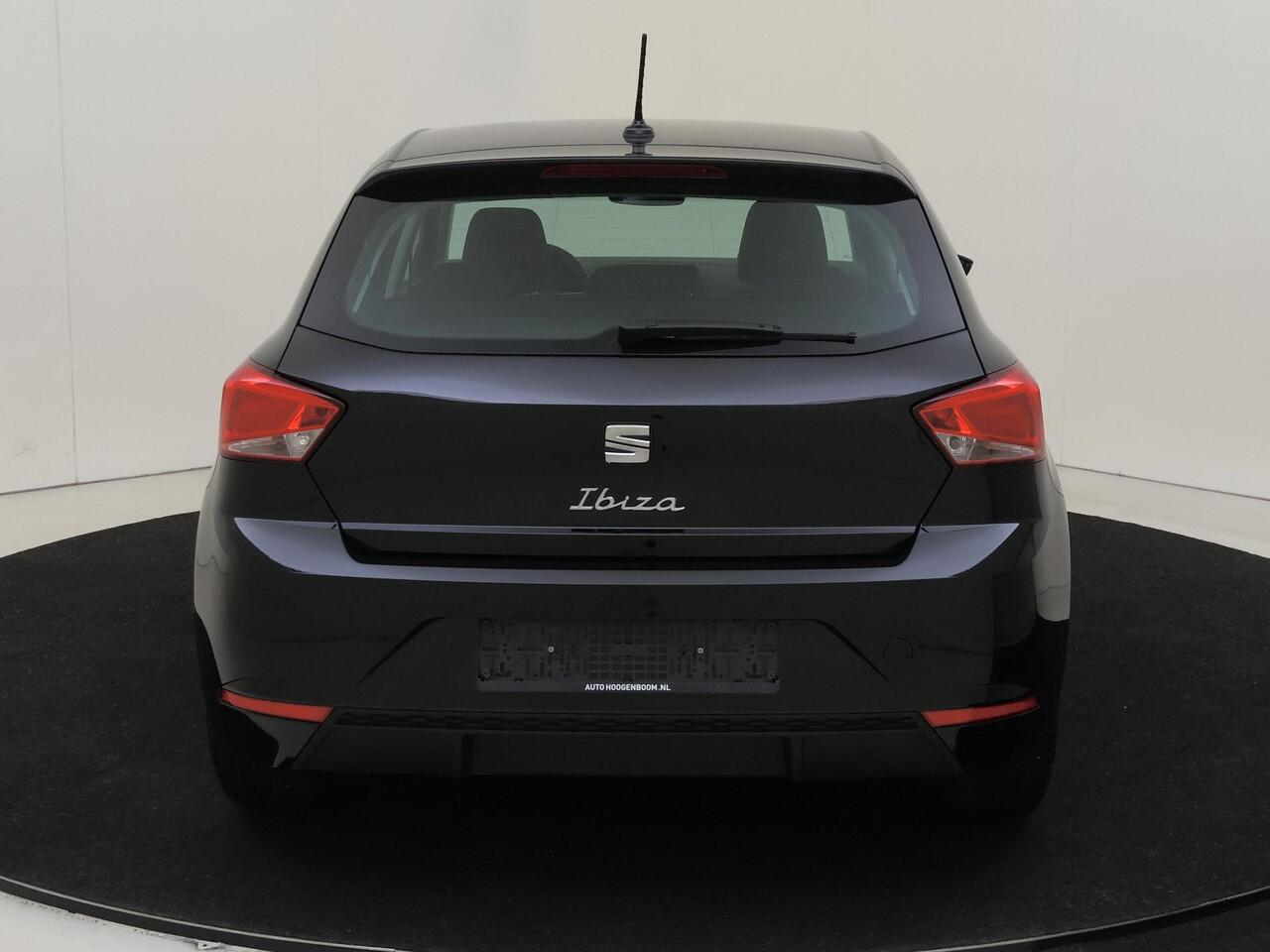 Seat IBIZA 1.0 EcoTSI Style Business Connect | CarPlay | Elektrisch inklapbare buitenspiegels | Cruise control | Digital cockpit | Climate control | Parkeersensoren achter |
