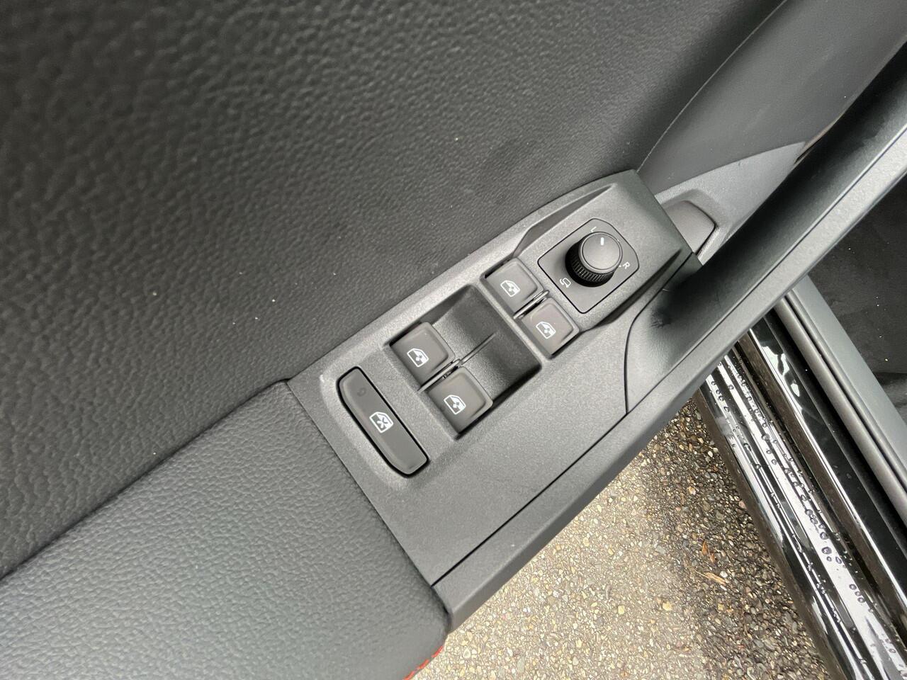 Seat IBIZA FR Business Connect 1.0 EcoTSI 70 kW / 95 PK Hatch | Metallic Lak | Herwaardering! | Privatelease 410,- Per maand!