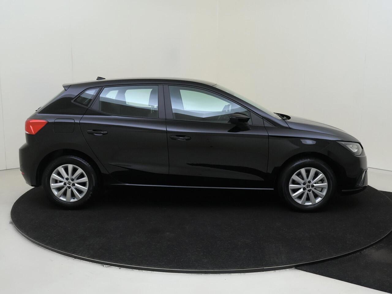 Seat IBIZA 1.0 EcoTSI Style Business Connect | CarPlay | Digital cockpit | Cruise control | Climate control | Elektrisch inklapbare buitenspiegels | Parkeersensoren achter |