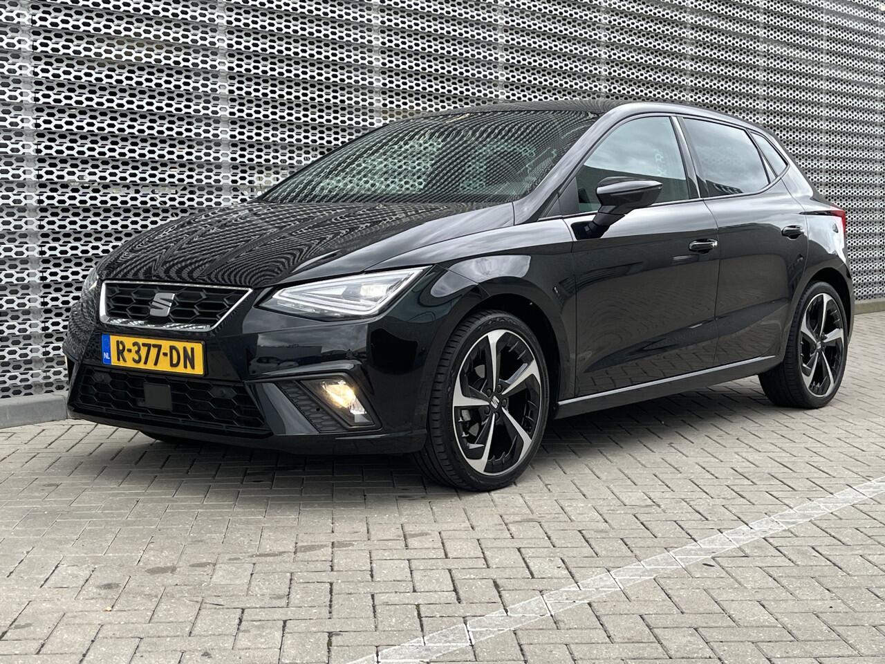 Seat IBIZA 1.0 EcoTSI FR / Digitaal dashboard / LED / App connect / Climate controle / Parkeersensoren / Lichtmetaal 18 inch / **
