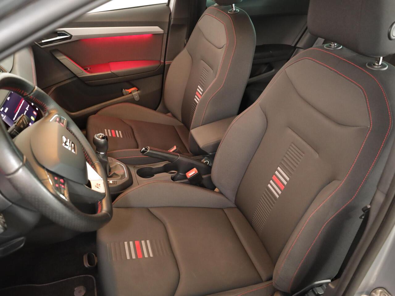 Seat IBIZA 1.0 EcoTSI FR Business Intense 95 pk | Navigatie | Parkeersensoren | Achteruitrijcamera | Apple Carplay/Android Auto | BEATS audio |