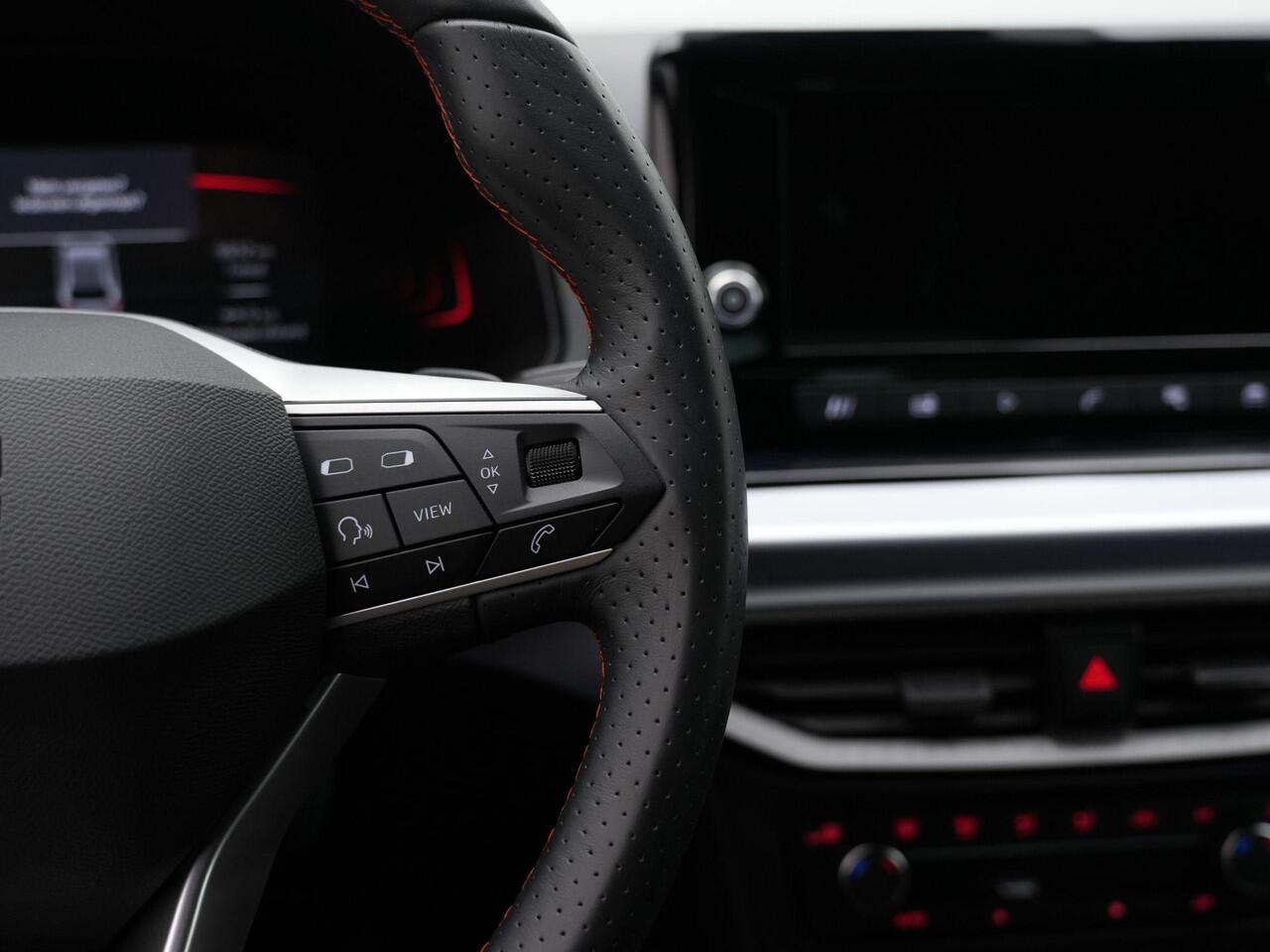 Seat IBIZA 1.0 EcoTSI 115 pk DSG FR | Adaptive Cruise | Parkeersensoren voor/achter | Carplay