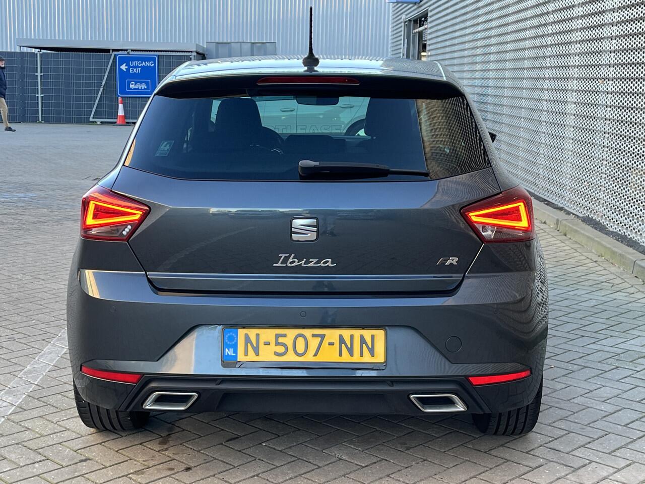 Seat IBIZA 1.0 EcoTSI FR Online / App connect / Parkeersensoren V+A / LED / Lichtmetaal 17 inch / P4