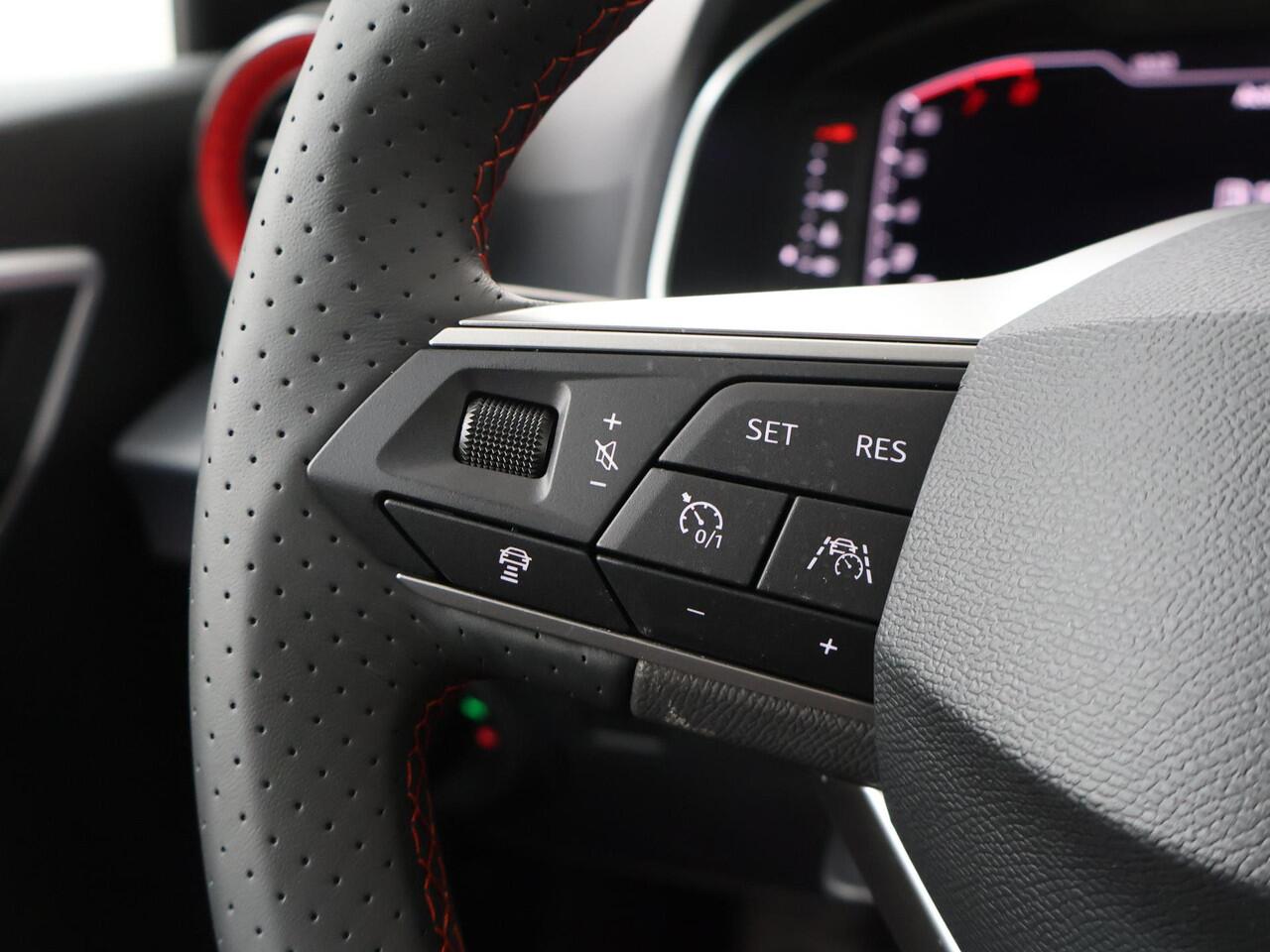 Seat IBIZA FR Business Connect 1.0 70 kW / 95 pk EcoTSI Hatch