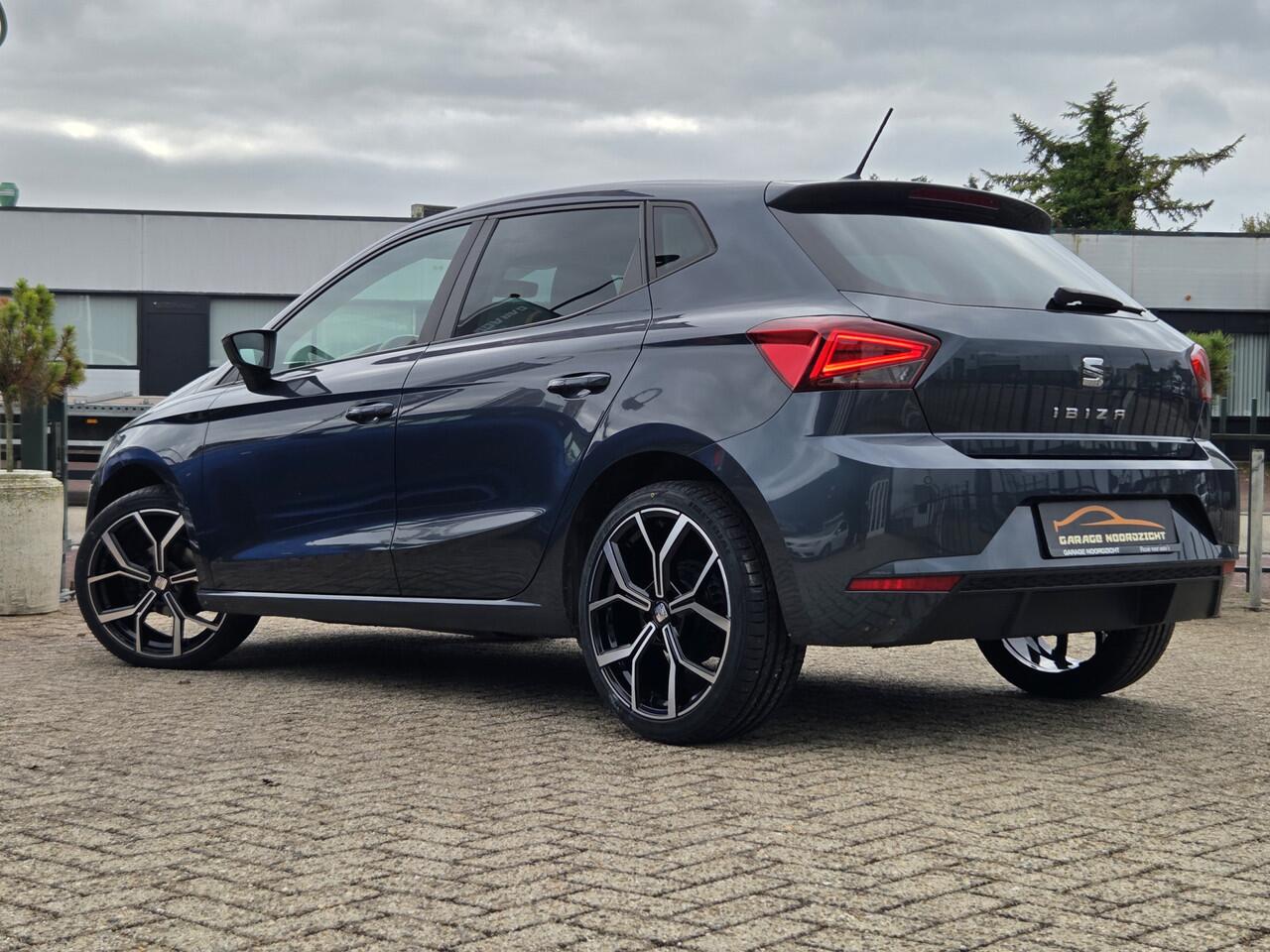 Seat IBIZA 1.0 TSI Style Business Intense NAVIGATIE|APPLE CARPLAY|CRUISE CONTROL|ECC/AIRCO|STOELVERWARMING|BLUE TOOTH TELEFONIE|PDC ACHTER|18 INCH|DEALER ONDERHOUDEN Maandag tot Vrijdag geopend van 09.00 uur tot 20.00 uur en Zaterdag van 09.00 tot 18.00 uur