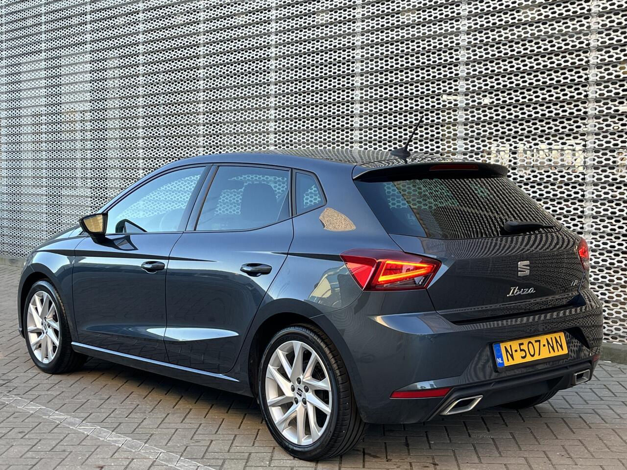 Seat IBIZA 1.0 EcoTSI FR Online / App connect / Parkeersensoren V+A / LED / Lichtmetaal 17 inch / P4
