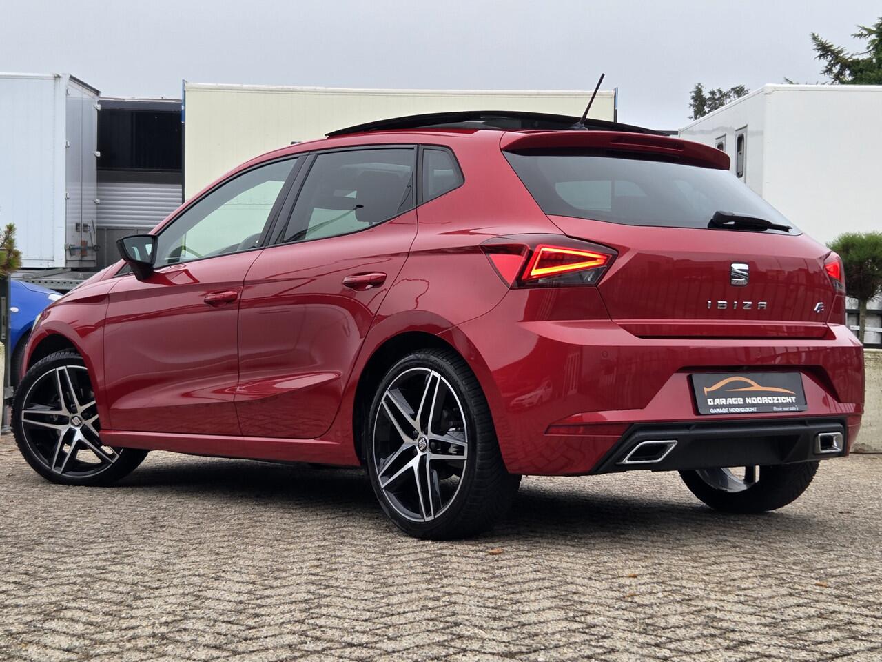Seat IBIZA 1.0 TSI FR 116PK Business Intense PANORAMADAK|ADAPTIVE CRUISE CONTROL|CAMERA|CARPLAY|NAVIGATIE|STOELVETWARMING|18 INCH|DEALER ONDERHOUDEN Maandag tot Vrijdag geopend van 09.00 uur tot 20.00 uur en Zaterdag van 09.00 tot 18.00 uur