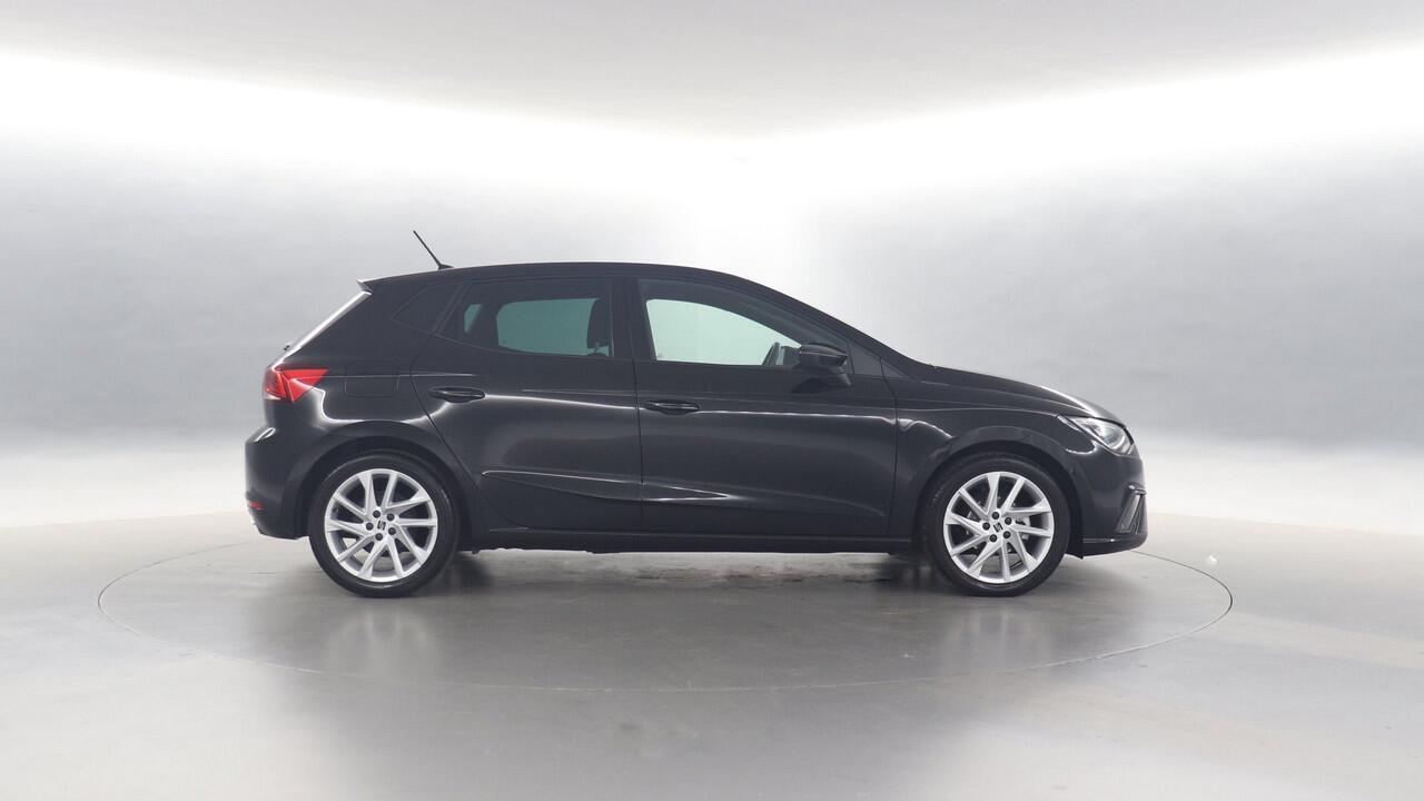 Seat IBIZA 1.0 EcoTSI 95pk FR / Navigatie via App Connect / LED / Parkeersensoren