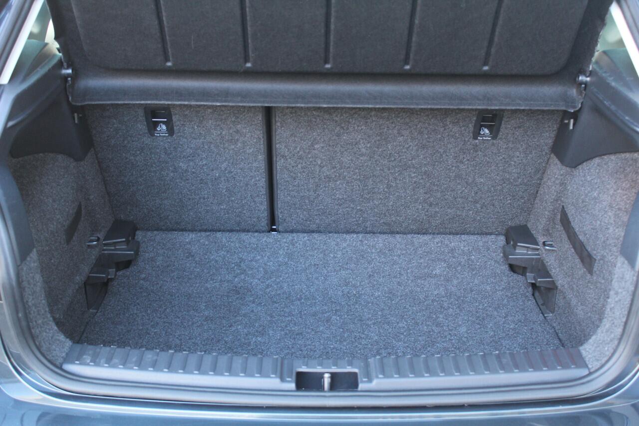 Seat IBIZA 1.0 EcoTSI Stoel verwarming l All Season banden l Adaptief cruise control l Camera l Apple/Android Carplay l Airco l Navi