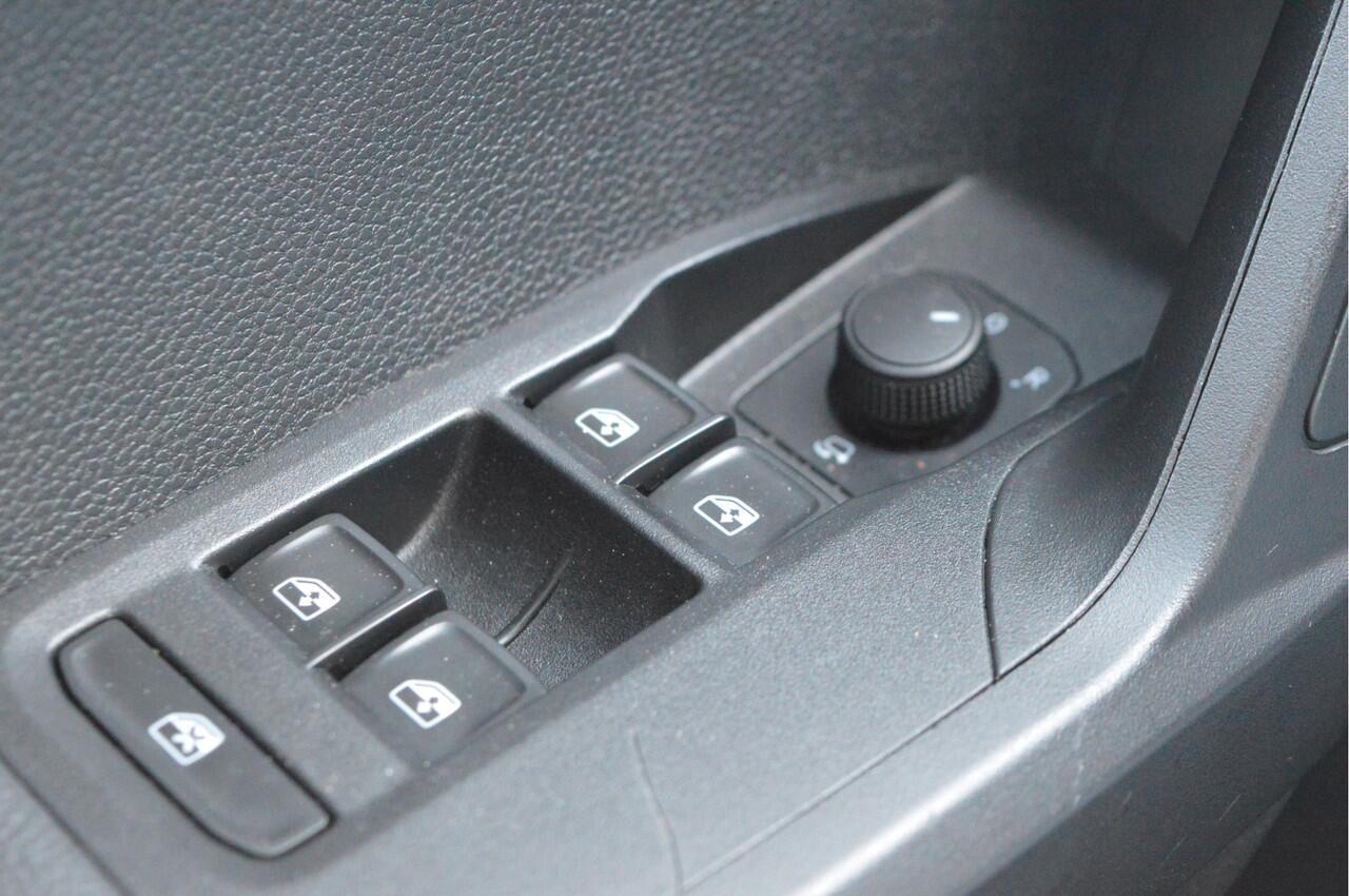 Seat IBIZA 96PK TSI Style NL-Auto / Apple,android / Led kopl. / Clima