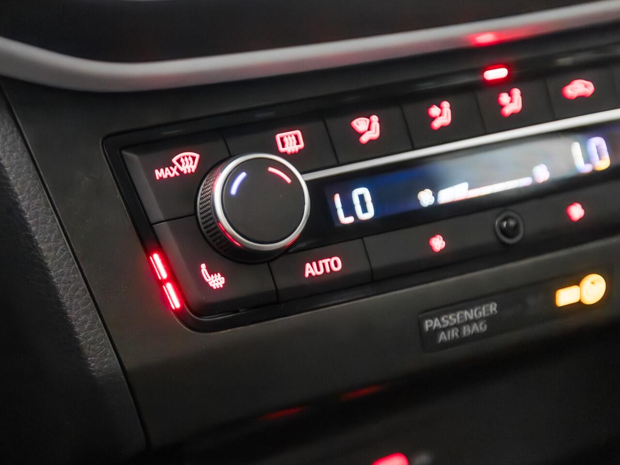 Seat IBIZA 1.0 TSI Intense Sport (VIRTUAL COCKPIT, APPLE CARPLAY, GROOT NAVI, CLIMATE, STOELVERWARMING, SPORTSTOELEN, LED KOPLAMPEN, GETINT GLAS, CRUISE, LM VELGEN, NIEUWSTAAT)