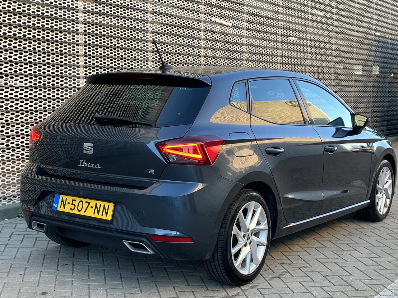 Seat IBIZA 1.0 EcoTSI FR Online / App connect / Parkeersensoren V+A / LED / Lichtmetaal 17 inch / P4