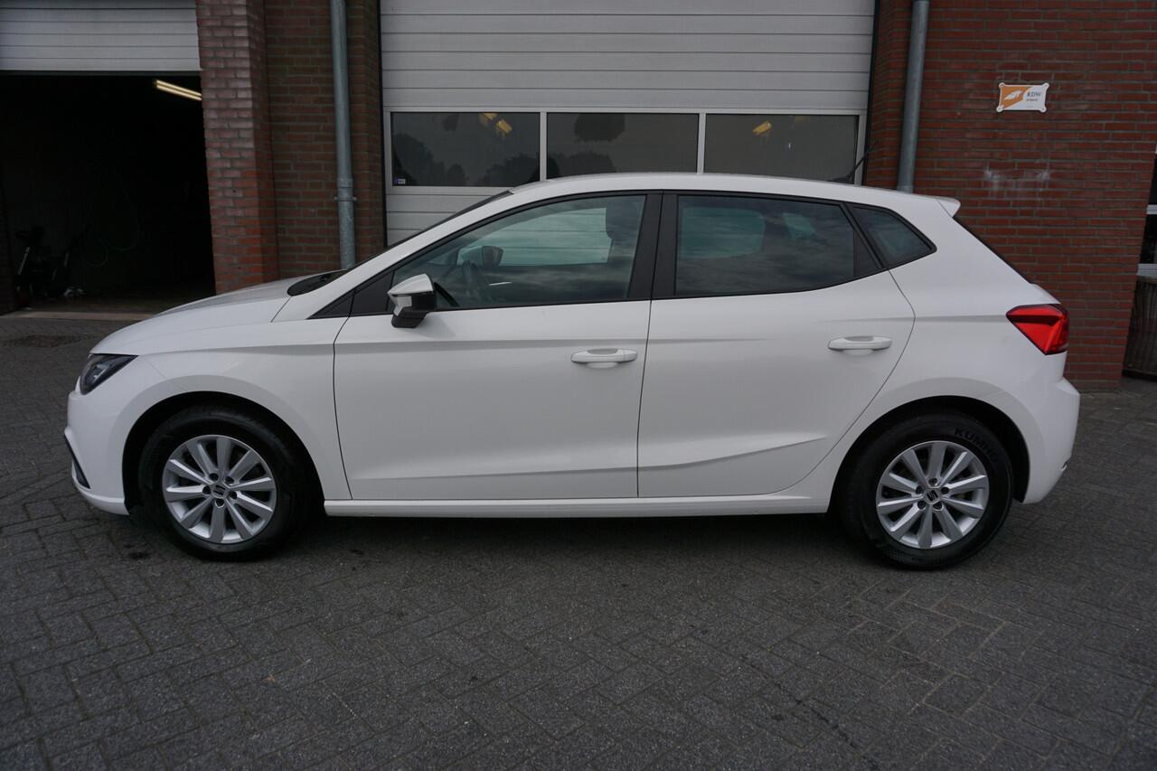 Seat IBIZA 1.0 TSI 110PK STYLE - CAMERA - PDC V+A - APPLE CARPLAY/ANDROID - ADAPT. CRUISE- STOELVERWARMING - DAB+ - LANE ASSIST - L.M. VELGEN - PRIVACYGLAS - BLUETOOTH DEALER ONDERHOUDEN - PERFECTE STAAT