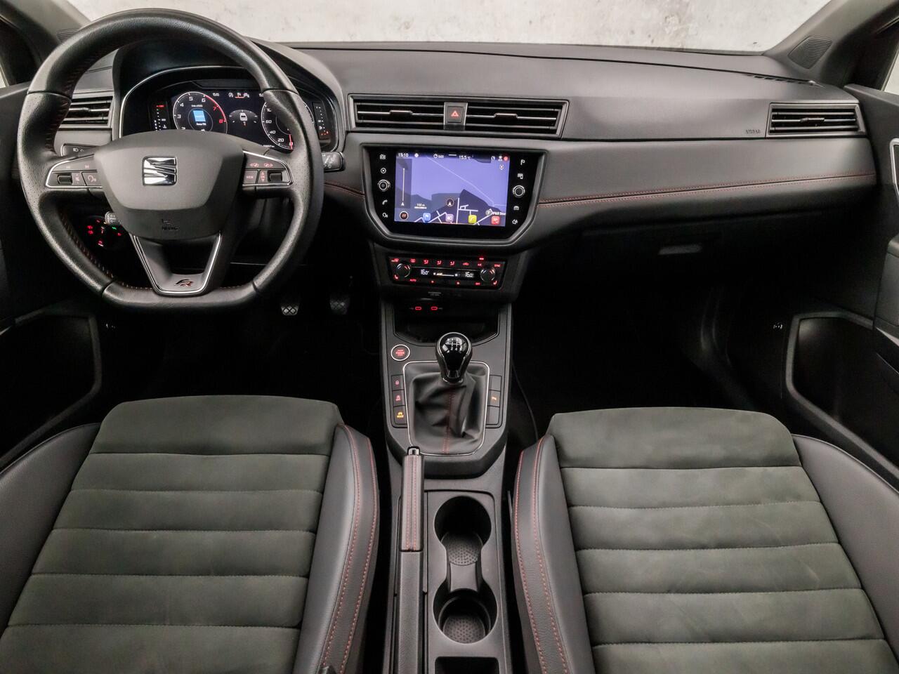 Seat IBIZA 1.0 TSI FR Intense Sport (VIRTUAL COCKPIT, APPLE CARPLAY, LEDER/ALCANTARA, BEATS AUDIO, STOELVERWARMING, SPORTSTOELEN, ADAPTIVE CRUISE, CAMERA, LED KOPLAMPEN, KEYLESS, NIEUWSTAAT)