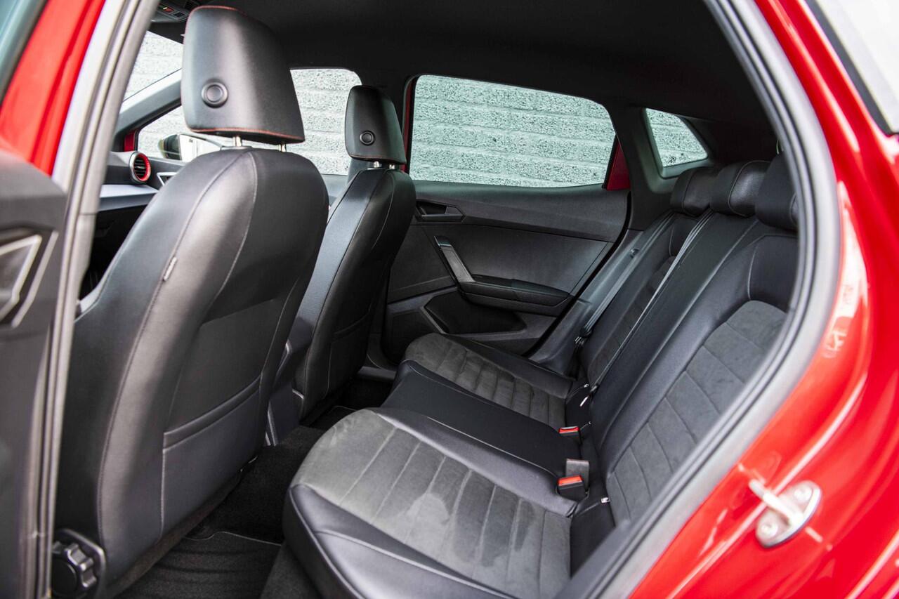 Seat IBIZA 1.0 TSi 95 pk FR Business Intense | Alcantara | Virtual Cockpit | Camera | Navigatie