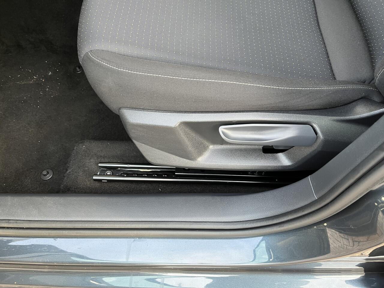 Seat IBIZA 1.0 TSI Style / PARK.SENSOREN/ FULL LINK/ CRUISE CONTROL/ ARMSTEUN/ LANE-ASSIST/ CLIMA/ DAB/ START-STOP SYSTEEM/ MULTIFUNCTIONEEL STUUR/ ISOFIX/ 15'' LMV