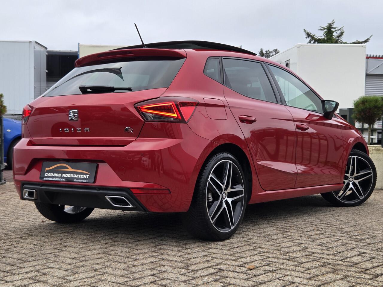 Seat IBIZA 1.0 TSI FR 116PK Business Intense PANORAMADAK|ADAPTIVE CRUISE CONTROL|CAMERA|CARPLAY|NAVIGATIE|STOELVETWARMING|18 INCH|DEALER ONDERHOUDEN Maandag tot Vrijdag geopend van 09.00 uur tot 20.00 uur en Zaterdag van 09.00 tot 18.00 uur